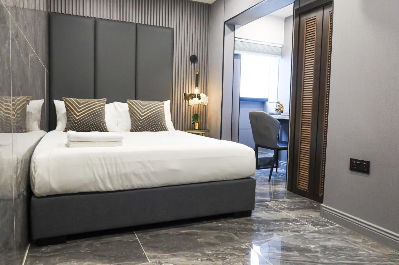R Residences * Singapore